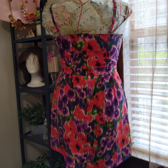 Flirty bebe silk dress - Picture 3 of 4